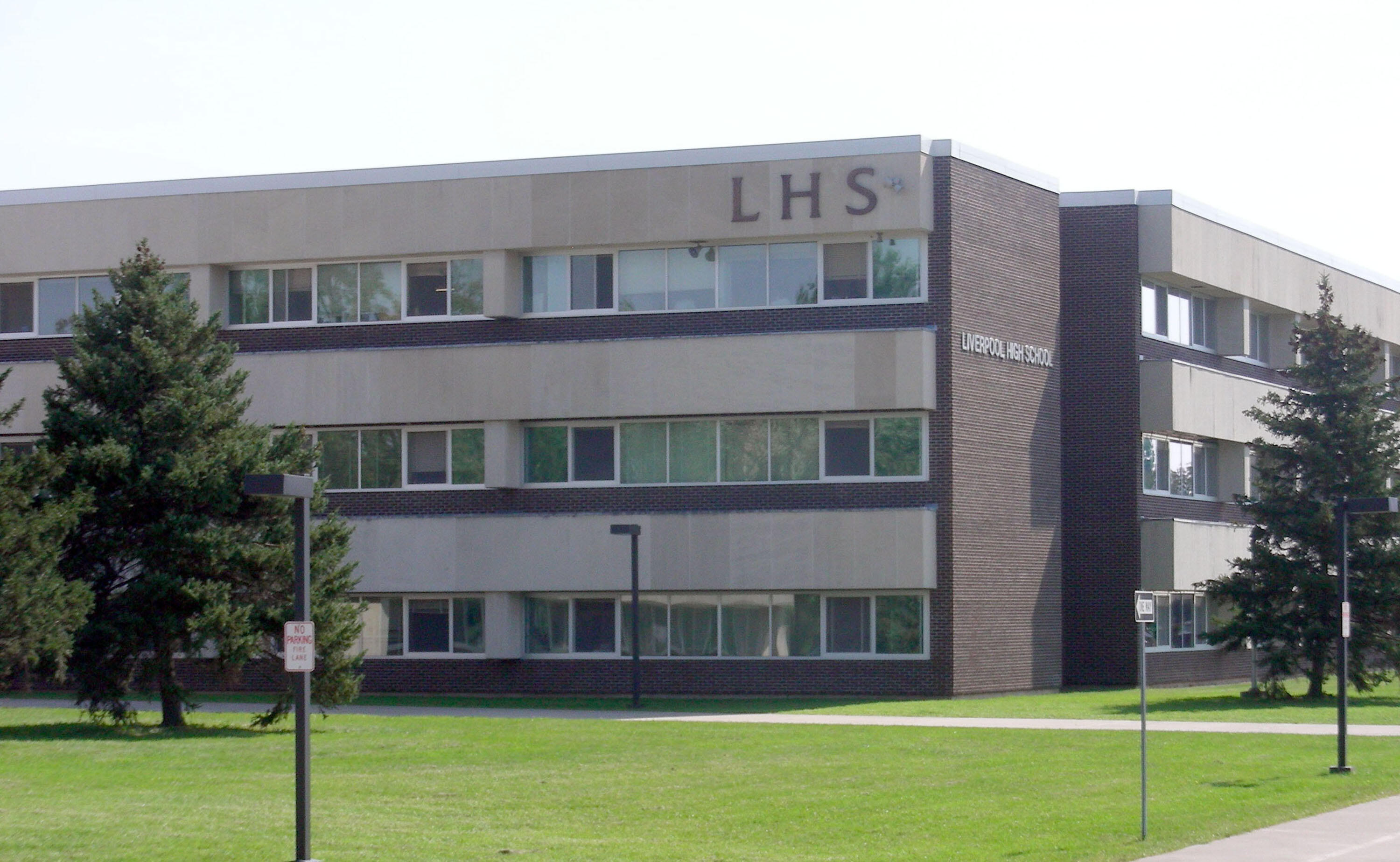 °ϲ High School Building